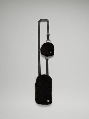Lululemon Modular Phone Crossbody Black Sherpa Fleece
